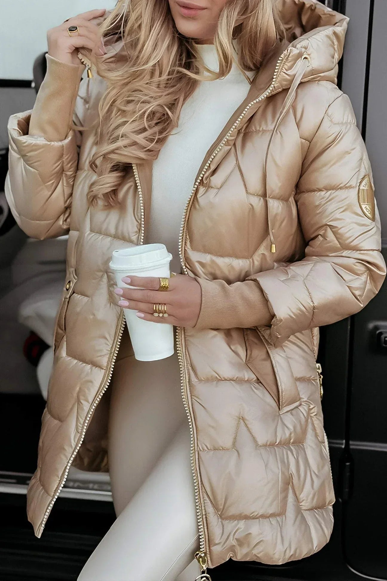 Astrid™ | Elegante winterjas met capuchon en voering