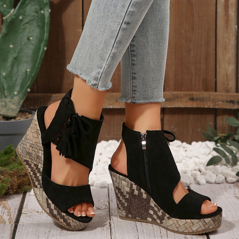 Dames sandalen met open teen en kwastjes en plateauzool
