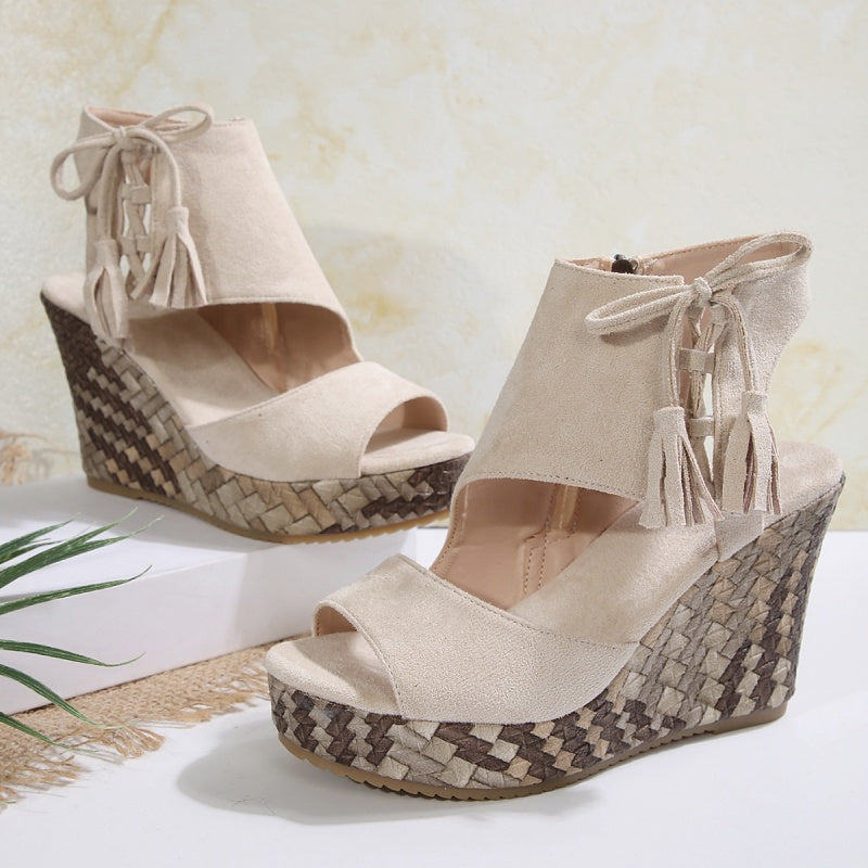 Dames sandalen met open teen en kwastjes en plateauzool